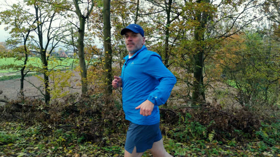 Plakatmotiv mit Typografie und Grafik